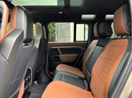 Land Rover - Defender