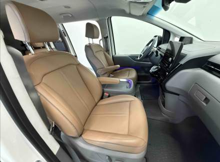 Hyundai - Staria