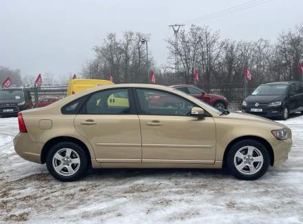 Volvo - S40