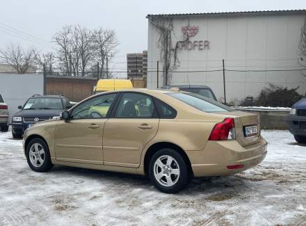 Volvo - S40