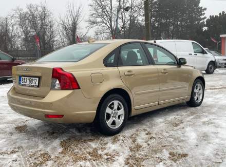 Volvo - S40
