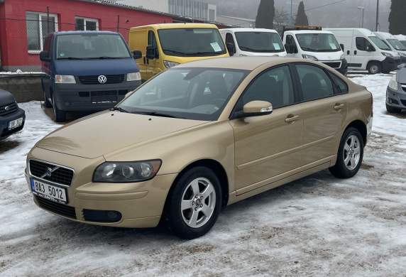 Volvo - S40