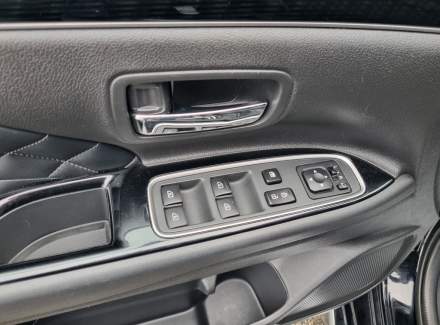 Mitsubishi - Outlander