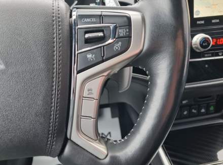 Mitsubishi - Outlander