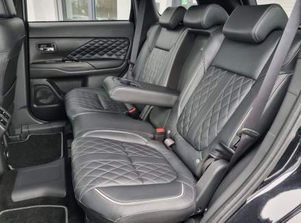 Mitsubishi - Outlander