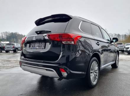 Mitsubishi - Outlander