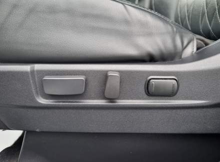 Mitsubishi - Outlander