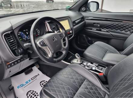 Mitsubishi - Outlander