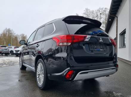 Mitsubishi - Outlander