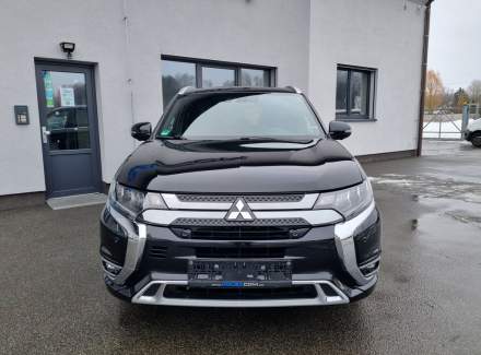 Mitsubishi - Outlander