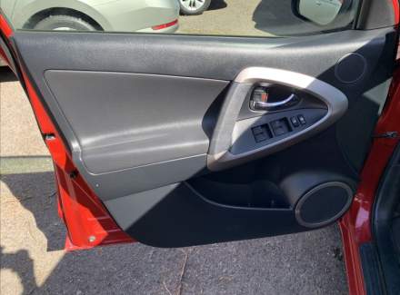 Toyota - RAV 4