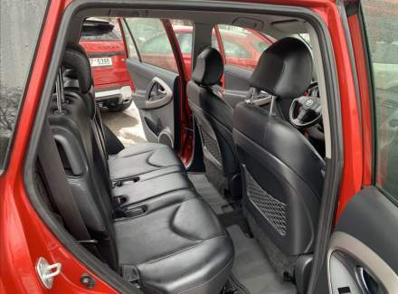 Toyota - RAV 4