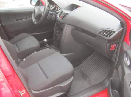 Peugeot - 207