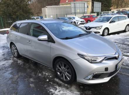 Toyota - Auris
