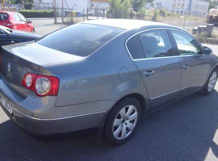Volkswagen - Passat