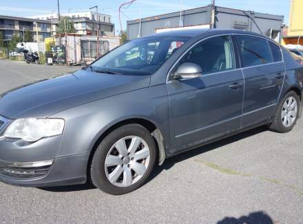 Volkswagen - Passat