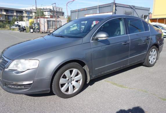 Volkswagen - Passat
