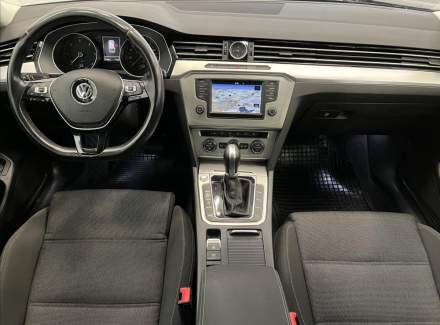 Volkswagen - Passat