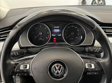 Volkswagen - Passat