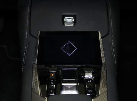 DS Automobiles - DS4 Crossback