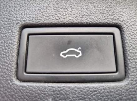 Volkswagen - Tiguan R-Line 2.0 TDI (150 Hp) 4MOTION SCR DSG