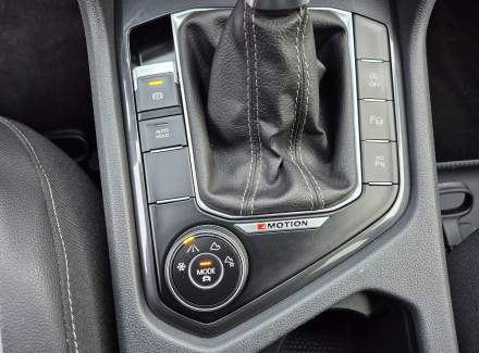 Volkswagen - Tiguan R-Line 2.0 TDI (150 Hp) 4MOTION SCR DSG