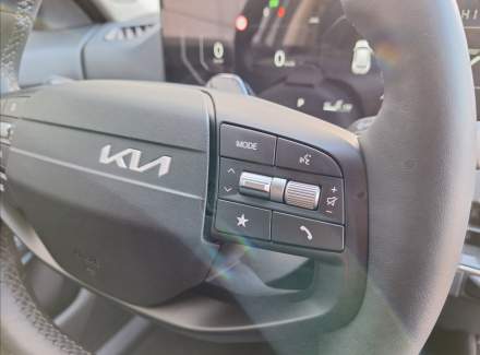 Kia - K4