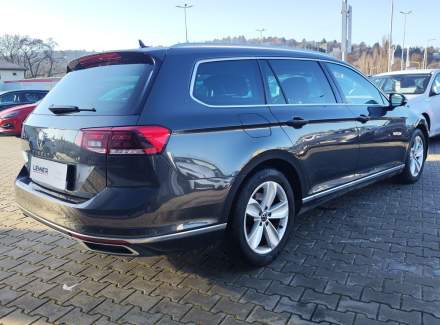 Volkswagen - Passat