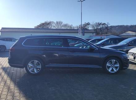 Volkswagen - Passat