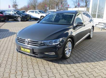 Volkswagen - Passat
