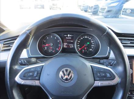 Volkswagen - Passat
