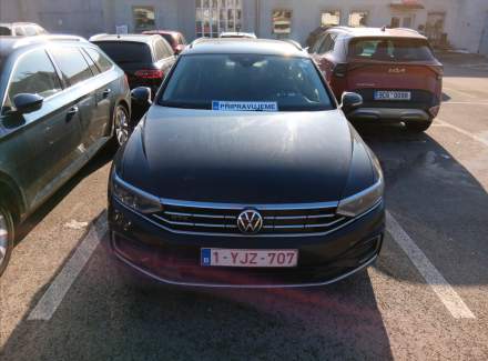 Volkswagen - Passat