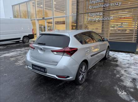 Toyota - Auris