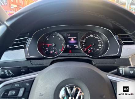 Volkswagen - Passat