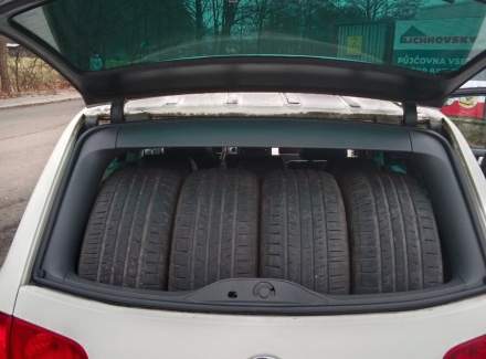 Volkswagen - Touareg