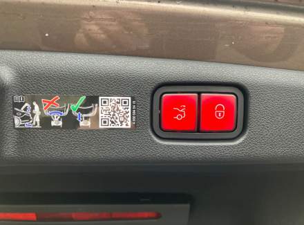 Mercedes-Benz - E-class