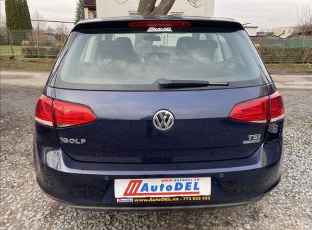 Volkswagen - Golf