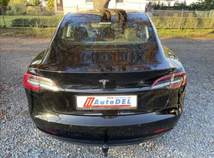 Tesla - Model 3