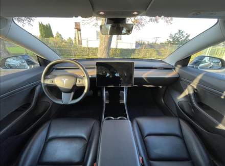 Tesla - Model 3