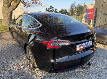 Tesla - Model 3