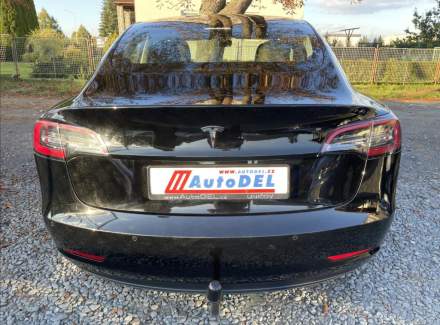 Tesla - Model 3