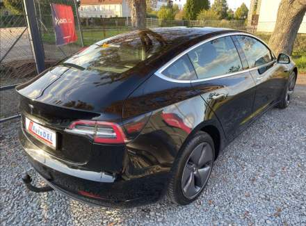 Tesla - Model 3