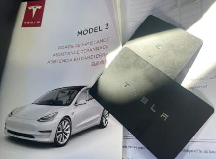 Tesla - Model 3