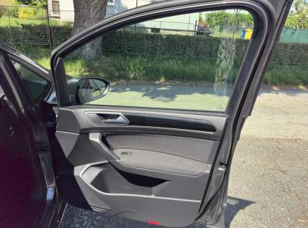 Volkswagen - Touran