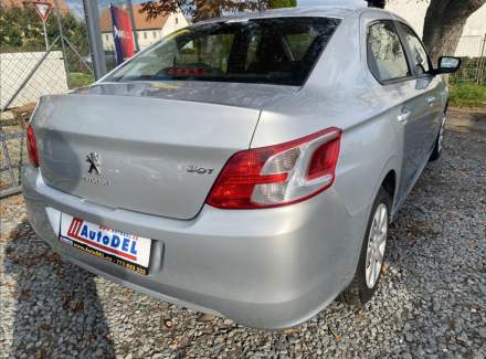 Peugeot - 301