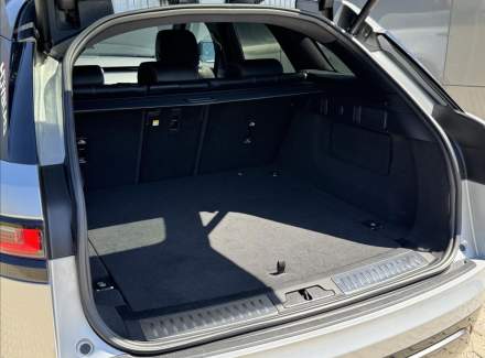 Land Rover - Range Rover Velar