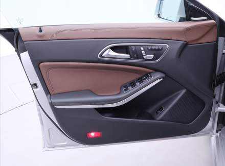 Mercedes-Benz - CLA