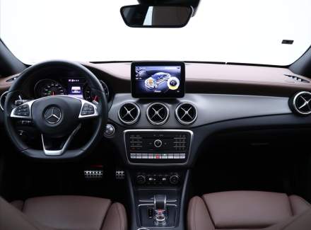 Mercedes-Benz - CLA