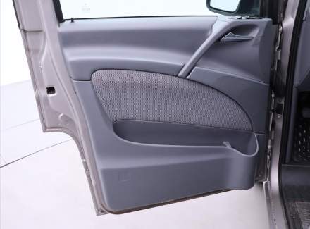 Mercedes-Benz - Viano