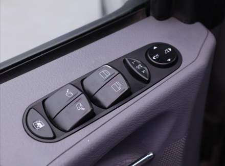 Mercedes-Benz - Viano